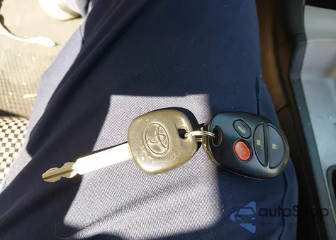 2004 Toyota Camry Solara Se/Sle из США, поврежденный, VIN 4T1CA38P44U009095